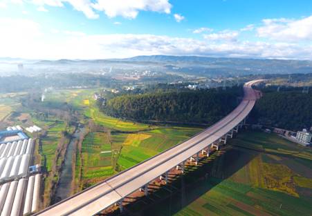 ����һ����·�ӽ�ʩ��ȷ��4�µ�ͨ